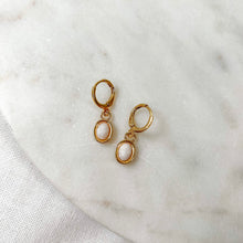 Load image into Gallery viewer, Moonstone Flor Huggie Earrings