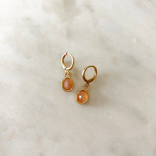 Load image into Gallery viewer, Sunstone Flor Huggie Earrings