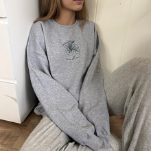 Load image into Gallery viewer, Hibiscus Oahu Sweatshirt - Grey