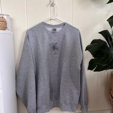 Load image into Gallery viewer, Hibiscus Oahu Sweatshirt - Grey