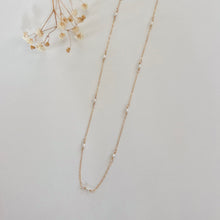 Load image into Gallery viewer, Mireia Pearl Infinity Necklace

