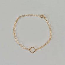 Load image into Gallery viewer, Beth Clover Bracelet
