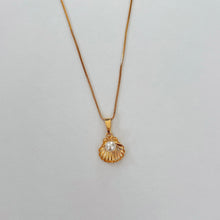 Load image into Gallery viewer, Lorena Shell Necklace

