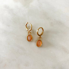 Load image into Gallery viewer, Sunstone Flor Huggie Earrings
