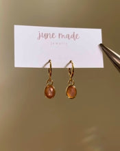 Load and play video in Gallery viewer, Sunstone Flor Huggie Earrings
