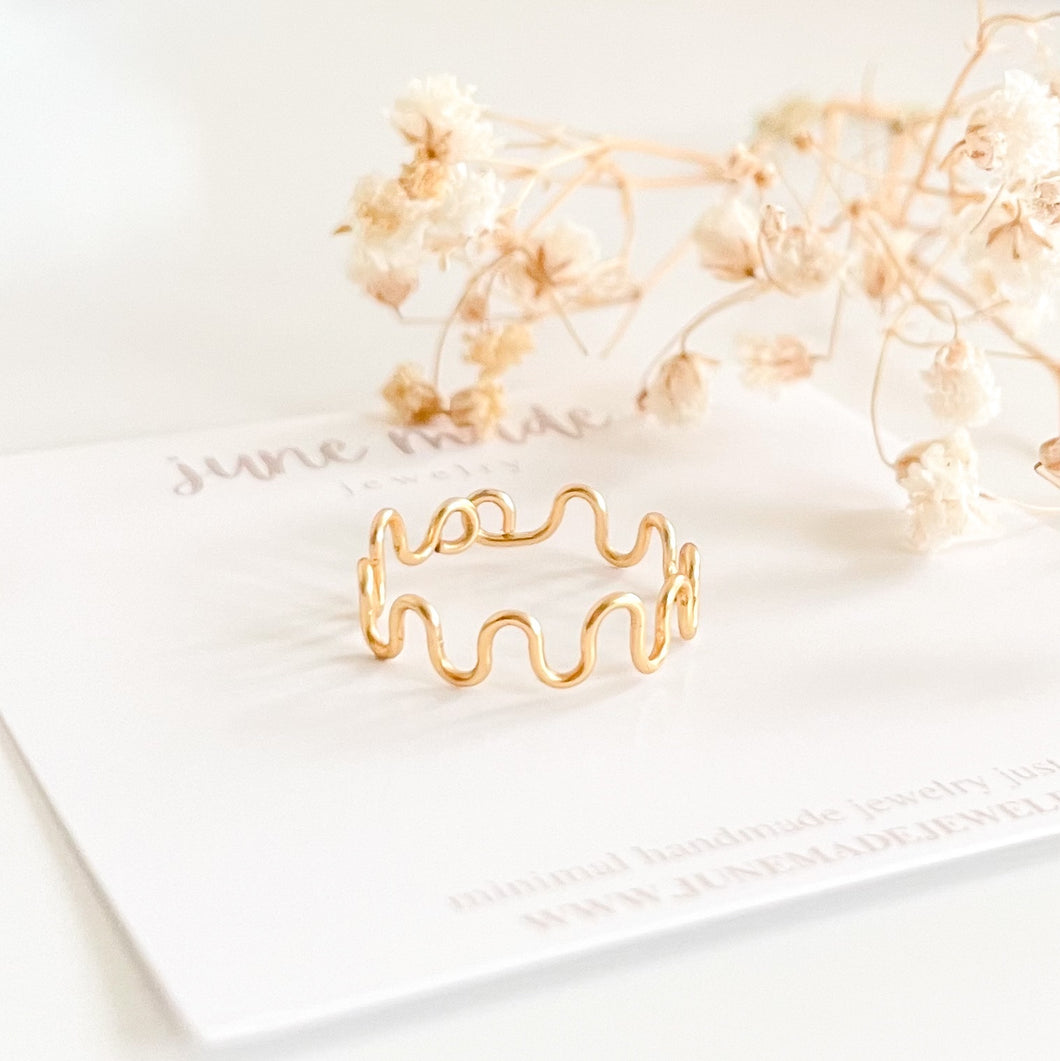 Squiggly Wire Ring