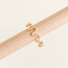 Load image into Gallery viewer, Squiggly Wire Ring
