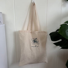 Load image into Gallery viewer, Hibiscus Oahu Tote Bag
