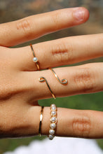 Load image into Gallery viewer, Pearl Braided Wire Ring
